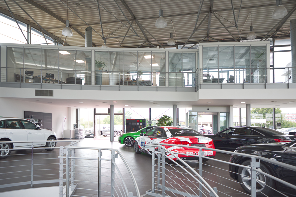 Einrichtung Hallenbüros Audizentrum Halle